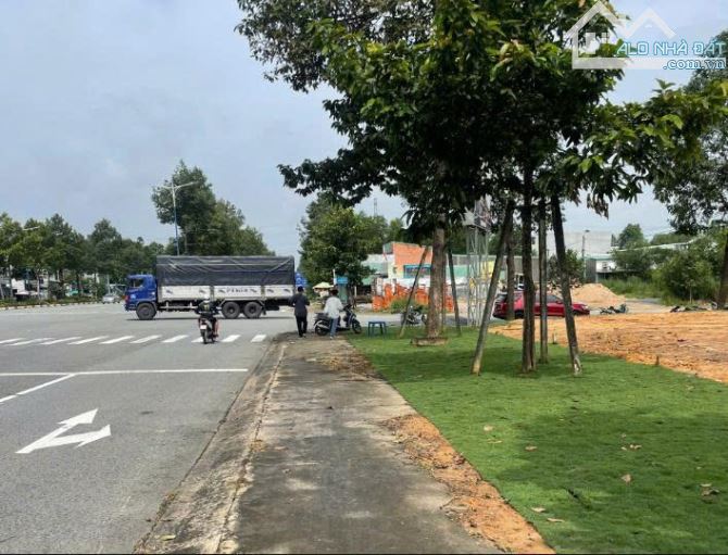 CHÍNH CHỦ  BÁN GẤP LÔ  ĐẤT MẶT TIỀN VÀNH ĐAI 4 - BÌNH DƯƠNG( CŨ ) Nay thuộc Tp Hồ Chí Minh - 4