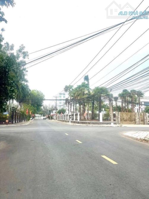 Bán nền biệt thự mặt tiền phạm công trứ cồn khương tặng nhà cấp 4 mới đẹp dt 20x41.5 TC - 4