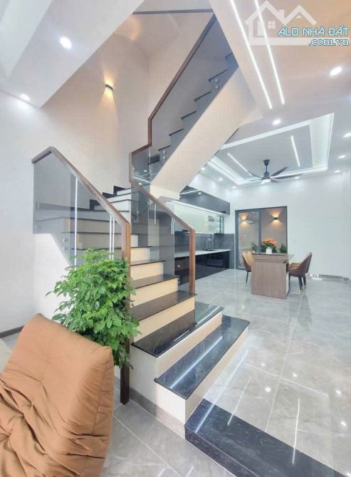 Nhà mới 3 tầng HXH, 1 xẹt Linh Đông, SHR vuông A4, DT 120m2 giá 6.8 tỷ - 4