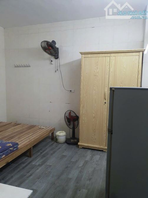 Chuyển công tác bán rẻ ! DT100m2, 5 tầng ,Vũ Ngọc Phan, Cthuê 65tr/ Th - 4