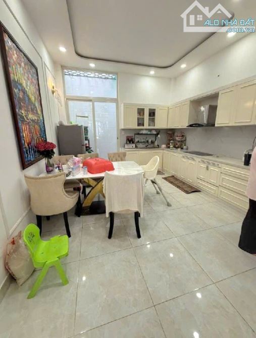 Bán nhà đẹp 4 tầng Huỳnh Tấn Phát Q7 – Ô tô đỗ cửa  + Diện tích: 4 x 20m, vuông vức - 4