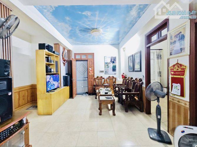 Chung cư Bộ Tư lệnh đặc công Vĩnh Quỳnh. DT: 85.7m, 3 ngủ, 2 VS, Khách bếp, giá 4.3 tỷ - 4
