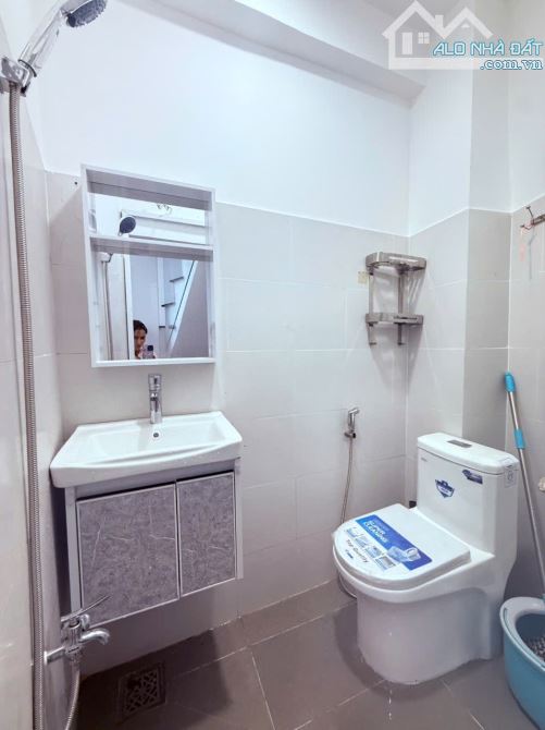 BÁN NHÀ 4 TẦNG – NGAY KHU ẨM THỰC PHAN XÍCH LONG – GIÁ CHỈ 4 TỶ 8 SIÊU XINH - 4