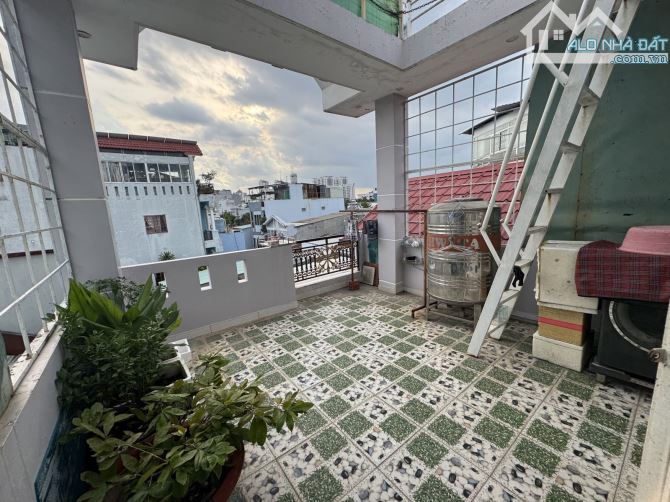 Bán nhà HXH đỗ cửa 4 tầng đẹp ở ngay Nguyễn Văn Quỳ,Q7 TP. HCM chỉ nhích 7 tỷ xíu - 4