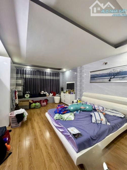 SIÊU PHẨM  5 TẦNG HẺM NHỰA XE HƠI - THÍCH QUẢNG ĐỨC - PHÚ NHUẬN - 50 M2 - NGANG 4.5M - 4