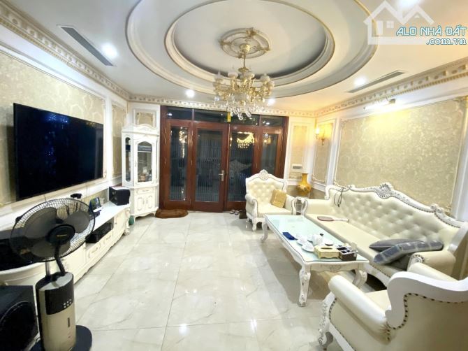 BÁN NHÀ PHÂN LÔ 19/5 VĂN QUÁN – 2 MẶT ĐƯỜNG Ô TÔ TRÁNH – KINH DOANH ĐỈNH - 62M X 4 TẦNG - 4