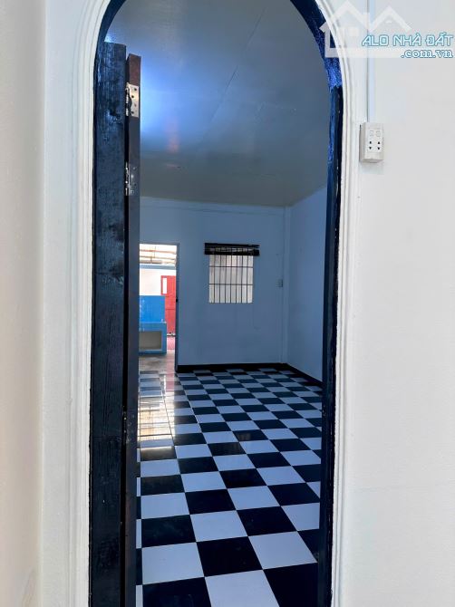 Nhà Nguyên Căn Có Sân Vườn _ Phú Nhuận , 3 Phòng , 2WC Hẻm ôtô đậu cửa - 4