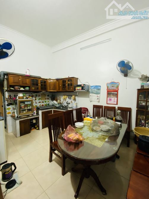 Bán nhà riêng dân xây 62m2 tại Đức Giang- ô tô đỗ cửa, nội thất gỗ Gụ- 15 tỷ - 4