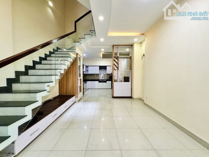 VIP PHÚ NHUẬN - HXH NGUYỄN ĐÌNH CHÍNH - 4TẦNG - NỞ HẬU - 4