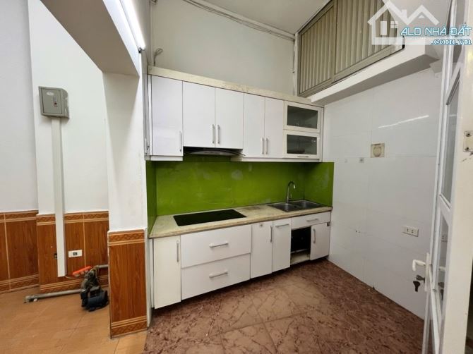 Bán nhà Tô Vĩnh diện thanh xuân 63m2. Lô góc . Cách mặt đường ô tô tránh 10m. Giá  13.6 ty - 3
