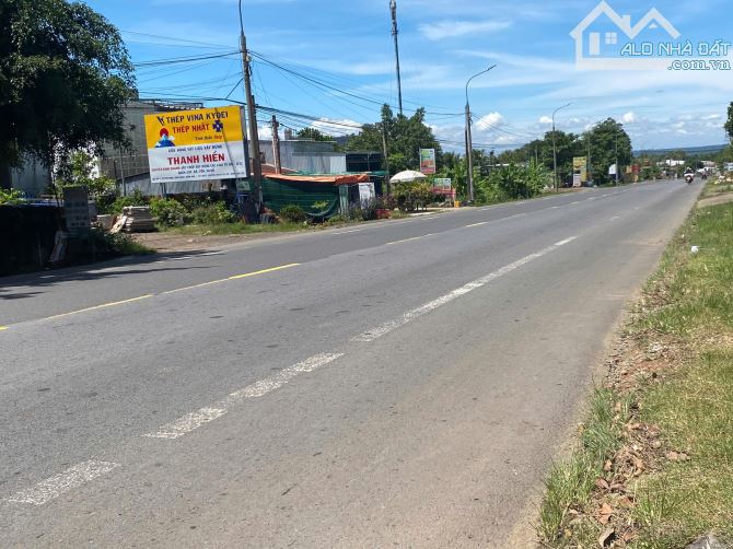 bán 3000m2 đất có sẵn 100m2 thơ cư.có 30m mặt  tiền đường bê tong,dân cư đông đúc giá rẽ - 4