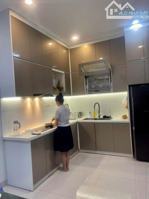 SIÊU PHẨM 3 TẦNG - NGUYỄN LAI 85M² NGANG 5M – KHUÊ TRUNG – CHỈ 7.x TỶ - 4