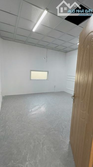 MẶT TIỀN CHỢ BÌNH LONG - NGAY NGUYỄN SƠN TÂN PHÚ - NGANG 8.8x 17.6 - 2 TẦNG - 4