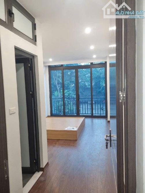 Bán nhà  đường Cầu Bươu,  ô tô vào nhà, 6 tầng đẹp, ô chờ thang máy, sân rộng như sân bóng - 4