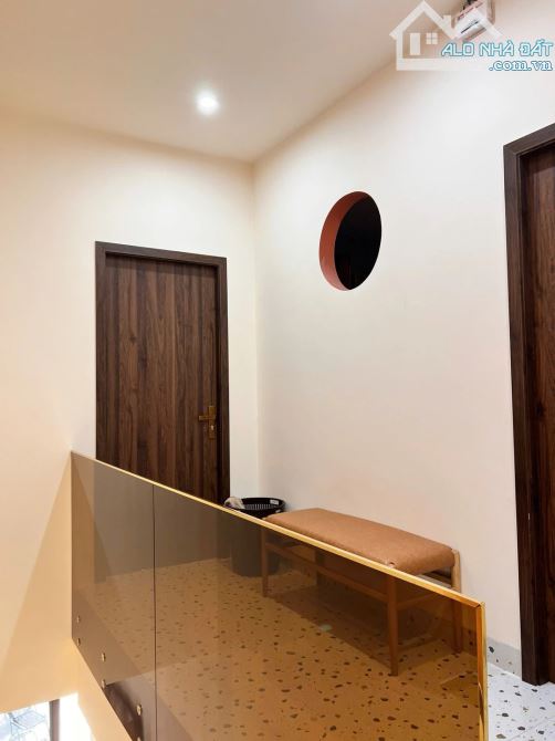 NHÀ 2 TẦNG MỚI- NGUYỄN VĂN THOẠI- Ô TÔ ĐỖ CỬA- SÁT ĐƯỜNG CHÍNH- NGAY BIỂN. CHỈ 1X TỶ - 4