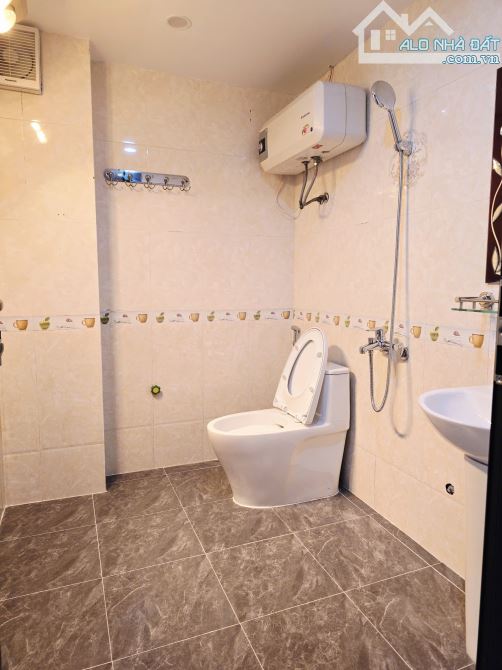 Bán nhà 5 tầng 97m2 tại Sở Dầu, Hồng Bàng ô tô vào nhà 6,x tỷ. - 4