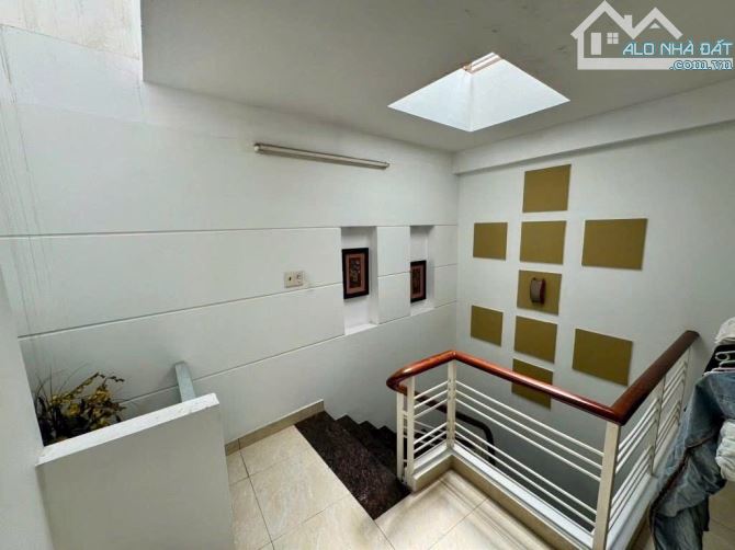 🏡 Nhà Trần Quang Diệu, P13, Quận 3 📐 DT: 4m x 11m x 5 tấm (42m² đất – nở hậu) 💰 GIÁ CHỈ - 4