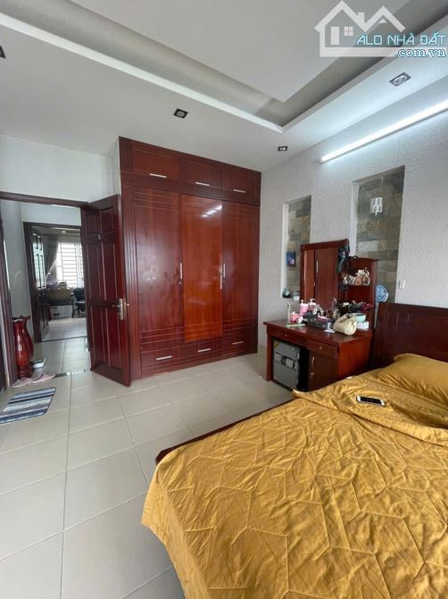 Nhà 3 tầng Nguyễn Xiển Q.9 4,5 tỷ - 5