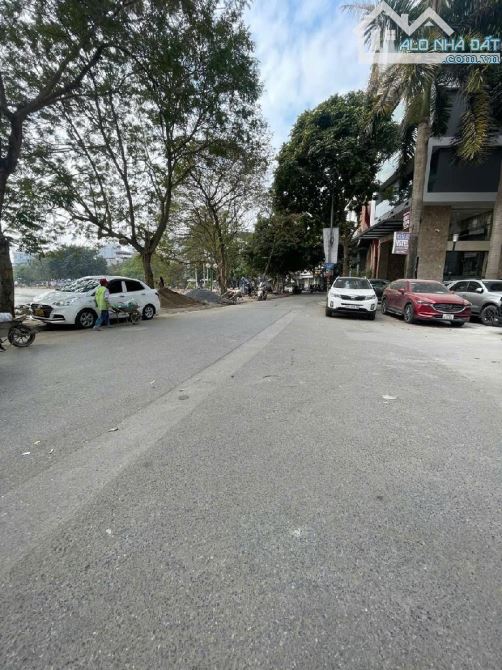 114.x tỷ/9 tầng/152 M2/8.3 M tiền/ Mặt Phố View Hồ.Đống Đa - 5