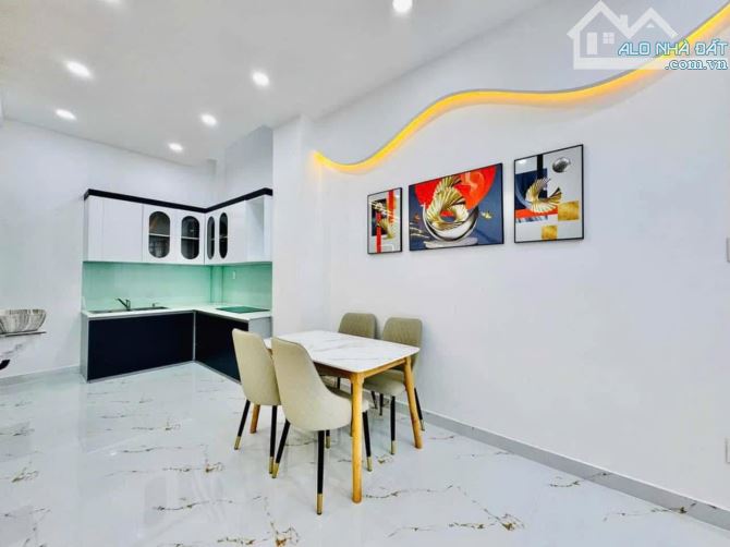 Cần tìm chủ cho căn nhà 56.7m2 ngay Hoàng Hoa Thám, Tân Bình. Giá: 3 Tỷ 210. SHR - 5