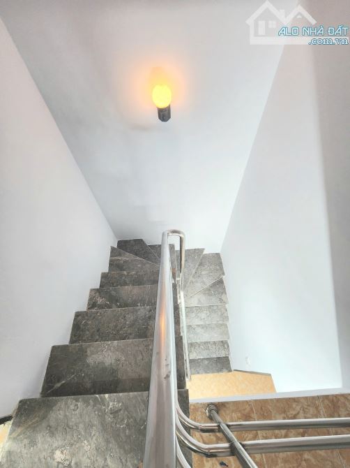 Bán nhà 4 tấm đúc - Tùng thiện vương giá nhỉnh 4 toi - 5