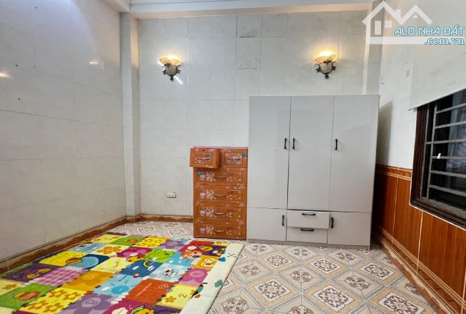 CẦN BÁN GẤP  LÔ GÓC   CẦU GIẤY, TRẦN THÁI TỎNG,  Ô TÔ ĐỖ CỬA, GIÁ NHỈNH 10 TỶ - 5