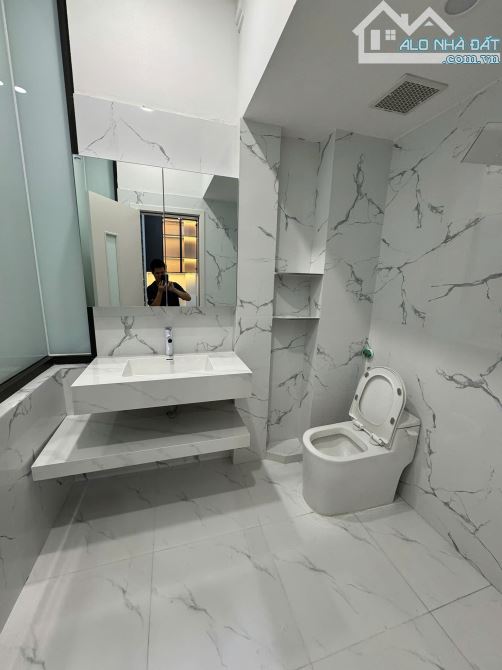 Hiếm - Phố Nghĩa Tân, Duy Nhất 1 Căn Bán, 57m2 4 Tầng OTO Tránh, Cách Phố 20m 17.8 tỷ - 5