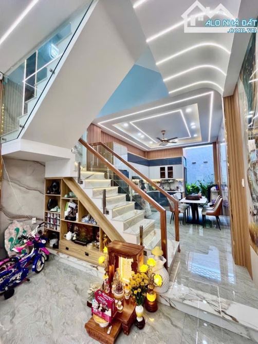 CẦN BÁN GẤP NHÀ HẺM 1/ THÍCH QUẢNG ĐỨC, P4, Q. PHÚ NHUẬN TP HCM giá3tỷ890 dt:56.5m2 - 5