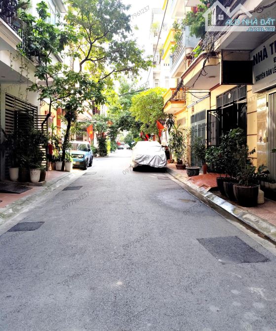BÁN NHÀ CẦU GIẤY 56,5m2 × MT 5m. HAI THOÁNG - 2 Ô TÔ TRÁNH ĐỖ TRƯỚC NHÀ - VĂN PHÒNG - 5