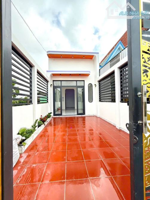 Nhà 100m2 4*25 SHR mặt tiền đường Tập Đoàn 8 Mỹ Lộc Cần Giuộc xe hơi vivu - 5