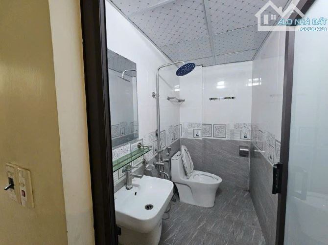 BÁN NHÀ PHỐ THẠCH BÀN LONG BIÊN 5.3 TỶ 5 TẦNG 38M MT 4,2m Ô TÔ KINH DOANH SÁT TRƯỜNG CẤP 3 - 5