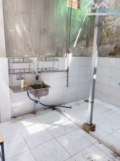 Hạ giá 500tr từ 6tỷ5 còn 6tỷ bán căn nhà mặt đường chợ trại bò phường Long Bình - 5