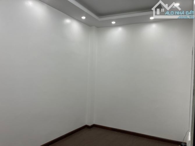 HOÀNG HOA THÁM – 45M² – 3 TẦNG – MT 4.1M – 8.1 TỶ - 5