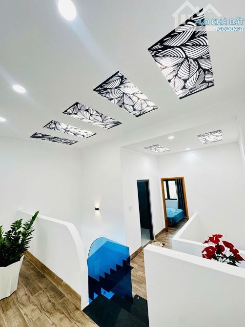NHÀ MỚI KENG MÊ LỆCH - NỘI THẤT XỊN 5.2x20m, CHỈ 2 TỶ 790 Triệu - GIÁ BẰNG LÔ ĐẤT - 5
