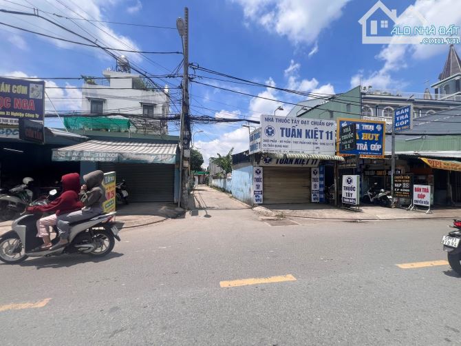 NHÀ HẺM OTÔ THÔNG NGAY CHỢ GẤU TRỊNH THỊ ĐỐI VỚI LÊ VĂN KHƯƠNG  - NGANG KHỦNG 5.7M X17M - 5