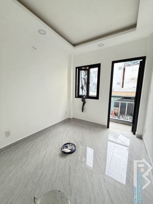 Bán gấp nhà đẹp ở ngay Âu Dương Lân 34m2, 3 tầng BTCT, SHR, HCĐ, chỉ 5.7 Tỷ. - 5