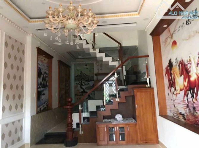 SÁT MẶT TIỀN ĐƯỜNG SÔS 2 - TRƯỜNG THỌ - 57m2 - 3 TẦNG - HẺM XE HƠI ĐỒNG BỘ - 5