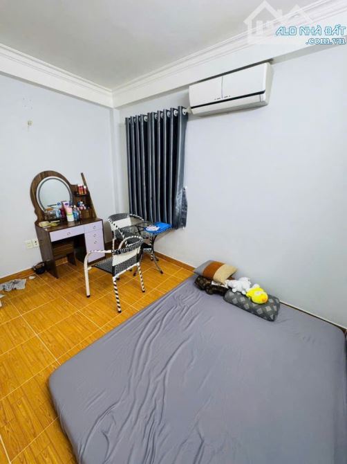 Bán Nhà Mặt Tiền Âu Cơ – P.14, Quận 11, 5.7Tỷ, 42m2 Nở Hậu, 4Tầng, 4PN - 5
