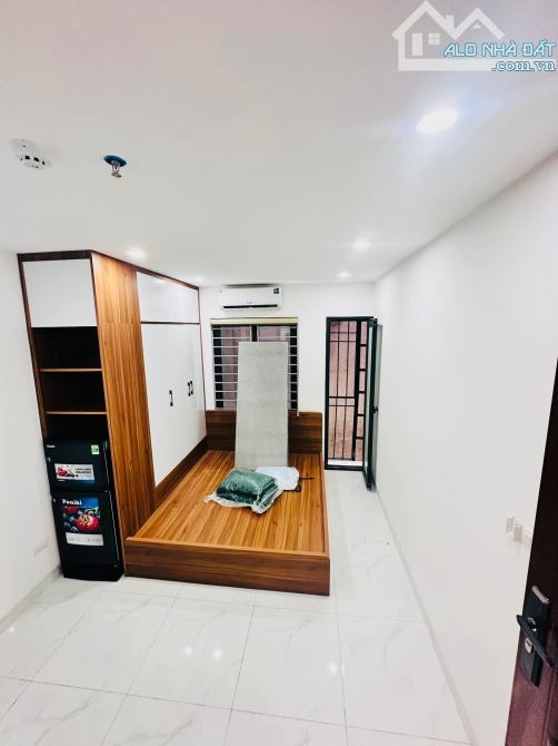 Toà CCMN 7 tầng thang máy, lô góc Minh Khai, oto vào nhà, 28 phòng ~ 130 tr/th.Giá 28.5 tỷ