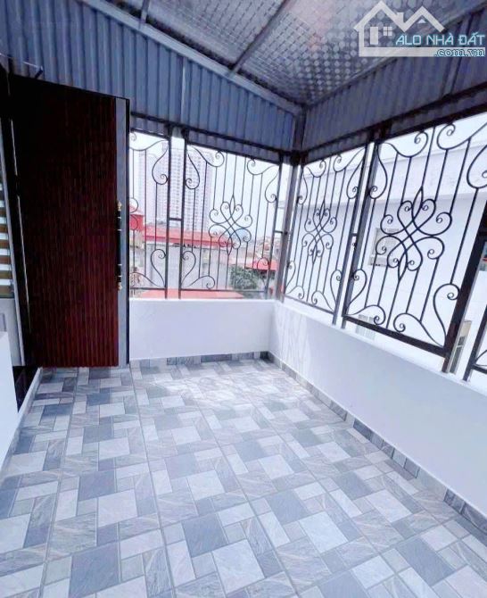 Bán nhà phố Cầu Giấy 43m², 6 tầng, gần ô tô tránh, gần hồ, nhỉnh 9 tỷ - 5
