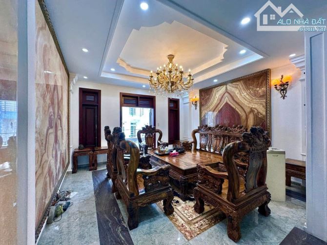 Bán nhà thang máy full nội thất gỗ 5x20m hầm 5 tầng đẹp - ngay siêu thị EMart phan văn trị