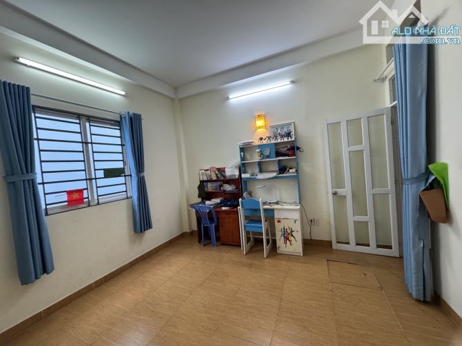 Bán nhà HXH đỗ cửa 4 tầng đẹp ở ngay Nguyễn Văn Quỳ,Q7 TP. HCM chỉ nhích 7 tỷ xíu - 5