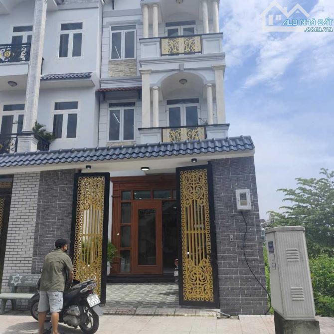 Nhà vip khu Hà Đô, đường 12m Lê Thị Riêng, P.Thới An, Q.12, sát Gò Vấp, 90m2, 3 tầng, 7,8 - 5