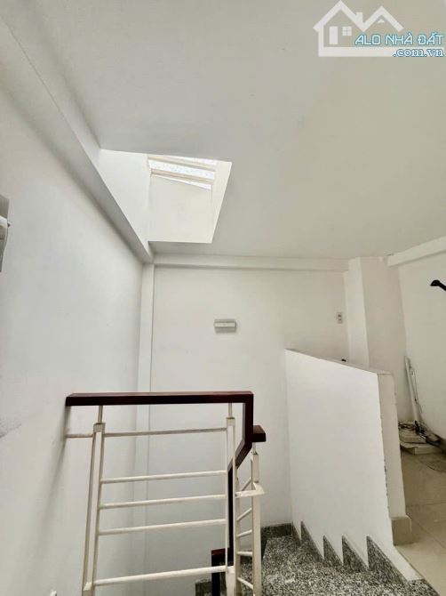 Bán Nhà Ngay Khu VIP Phan Xích Long - Q .phú nhuận - Đường Nhựa 6m Thông tứ tung - 4Tầng B - 5