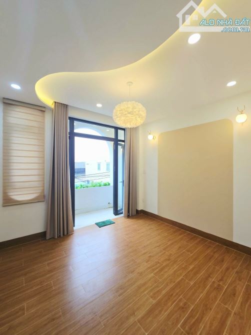 Bán Gấp Nhà 4 Tầng - 52m² - Trường Thạnh Thủ Đức – Đường Xe Hơi – Giá chỉ 4.85 tỷ - 5