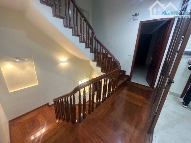 NHÀ BÁC SĨ PHỐ TỐ HỮU 41 m2 x 5t Ô TÔ- KINH DOANH- 8,4 tỷ - 5