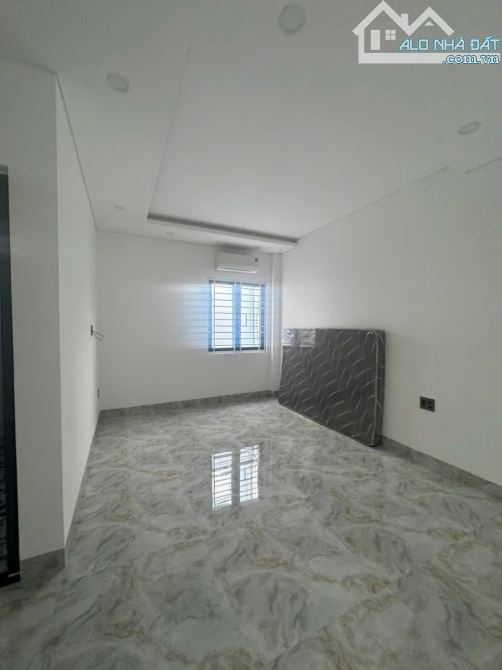 Nhà 3 tầng mặt tiền Mỹ An, gần sông, gần cầu Tuyên Sơn - 6