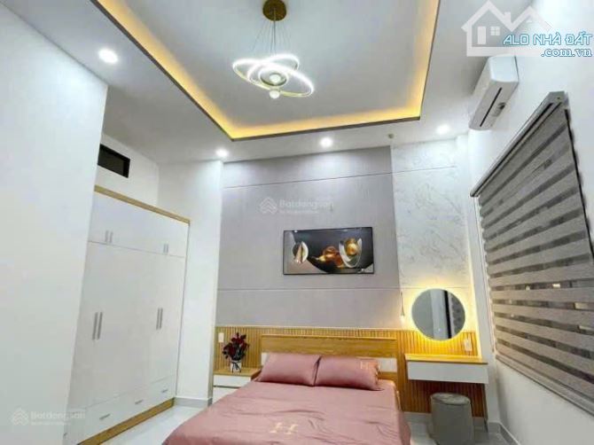 Cần bán gấp nhà 56m2 ngay Dương Quảng Hàm, Gò Vấp. Giá: 2 Tỷ 520 tr, hẻm xe hơi 5m, sriêng - 6