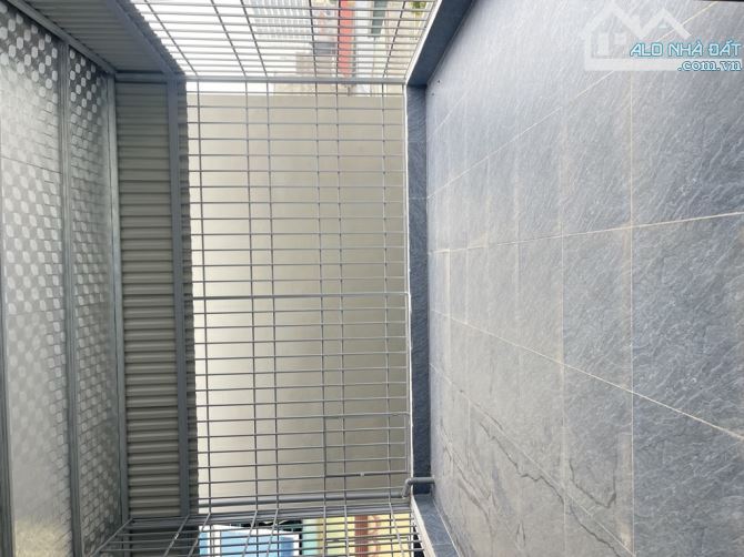 BỒ ĐỀ -LONG BIÊN 31m2 x 5 TẦNG Ô TÔ ĐỖ CỔNG NHÀ MỚI NỘI THẤT ĐẦY ĐỦ Ở NGAY GIÁ 5 TỶ XÍU - 6