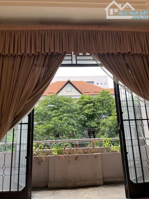 Nhà bán: đường cộng hòa. Quận Tân bình. DTSD 64m2, 4 tầng, giá 16,8tỷ - 6